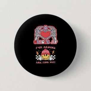 Hands Halloween Funny – Grabby Ghoul 6 Cm Round Badge