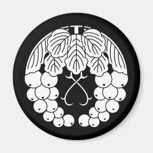 Hanging grapes magnet