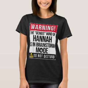 Hannah the Queen Crown & Name Design - Women Calle T-Shirt