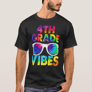 Happy Back To School 4th Grade Vibes First Day Tea T-Shirt
