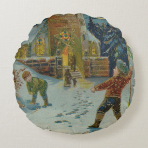 Happy Christmas - Vintage snowball fight postcard Round Cushion
