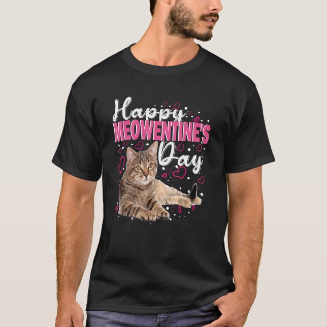 Happy Meowentine's Day Funny Valentine's Day Cat   T-Shirt (Front)