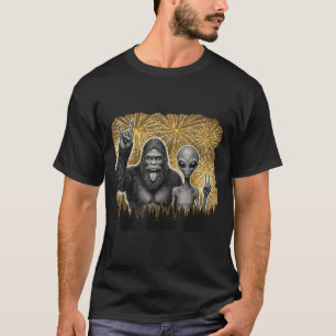 Happy New Year 2026 Bigfoot Alien Lovers New Years T-Shirt