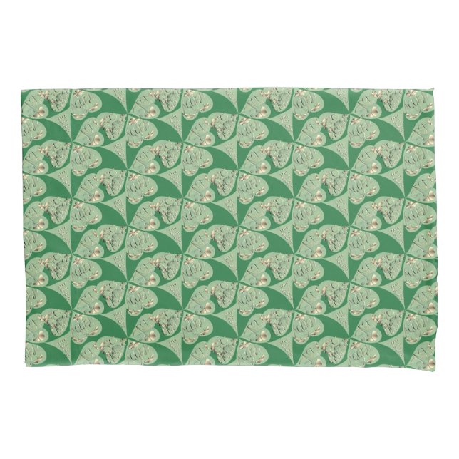 "Happy St. Patrick's Day"Shamrock   Pillowcase (Front)