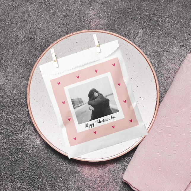 Happy Valentine's Day | Pink & Red Heart | Gift Favour Bag (Creator Uploaded)