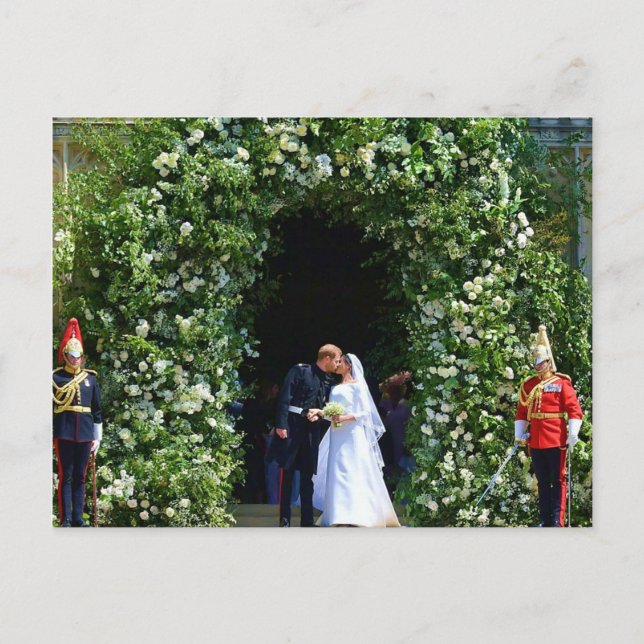 Harry Meghan wedding day kiss chapel entrance Postcard (Front)