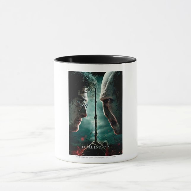 Harry Potter 7 Part 2 - Harry vs. Voldemort Mug (Center)