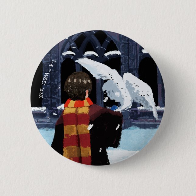 HARRY POTTER™ & Hedwig in the Snow 6 Cm Round Badge (Front)