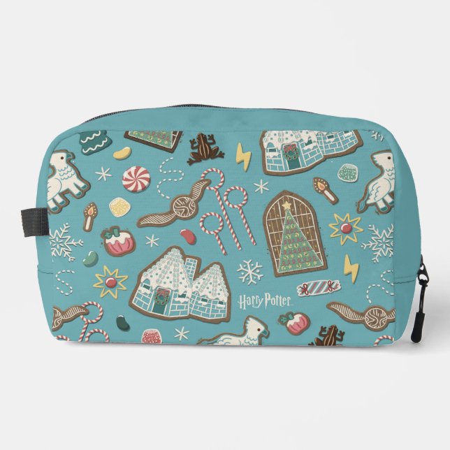 HARRY POTTER™ HOGWARTS™ Christmas Cookie Pattern Dopp Kit (Front)