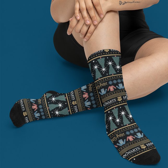 HARRY POTTER™ Holiday Sweater Pattern Socks (Person wearing socks)