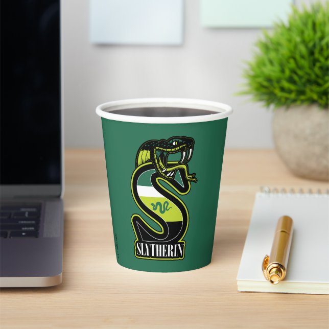 HARRY POTTER™ | SLYTHERIN™ Athletic Badge Paper Cups (Insitu)