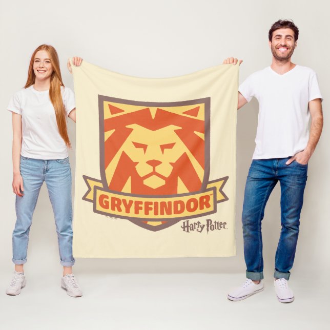 HARRY POTTER™ | Summer Magic GRYFFINDOR™ Crest Fleece Blanket (In Situ)