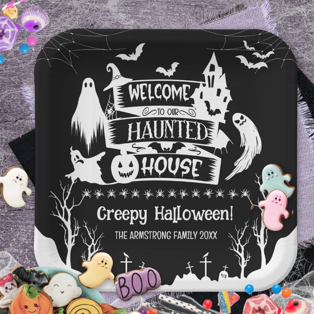 Haunted House Halloween Family Paper Plate (Haunted House Halloween Family Paper Plates ©Susanne Sachers - Sunny Mind 🌞)