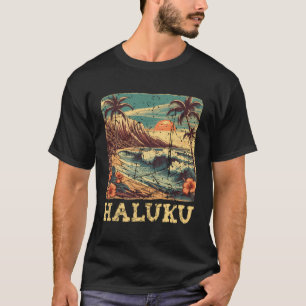 Hawaii Surfer Beach Haluku Vintage Vacation Retro T-Shirt