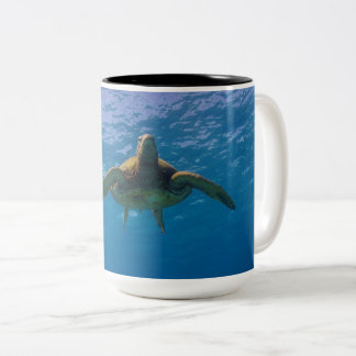 Hawaiian Green Sea Turtle Hug Mug