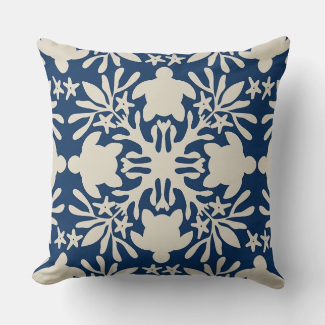 hawaiian quilt sea turtle honu throw pillow (Front)