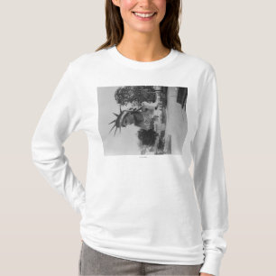Head of Statue of Liberty in Paris Park T-Shirt