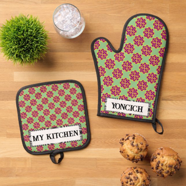 Heart Flowers by Kenneth Yoncich Oven Mitt & Pot Holder Set (Top Down)