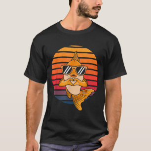 Heart Hands Funny Retro Goldfish Lover Sungles Mak T-Shirt