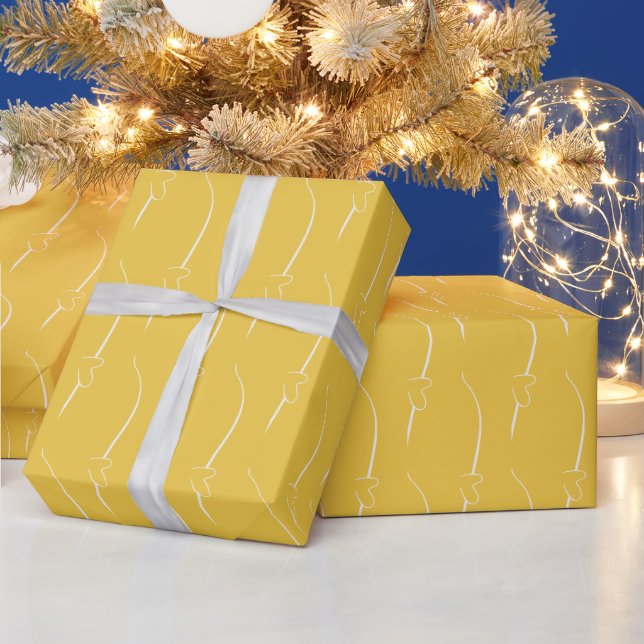 Heart Link Golden Wrapping Paper (Holidays)