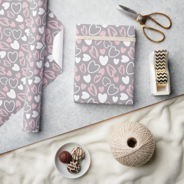 Heart Pattern Valentine Wrapping Paper (Crafts)