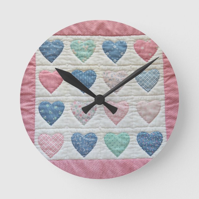 Heart quilt round clock (Front)