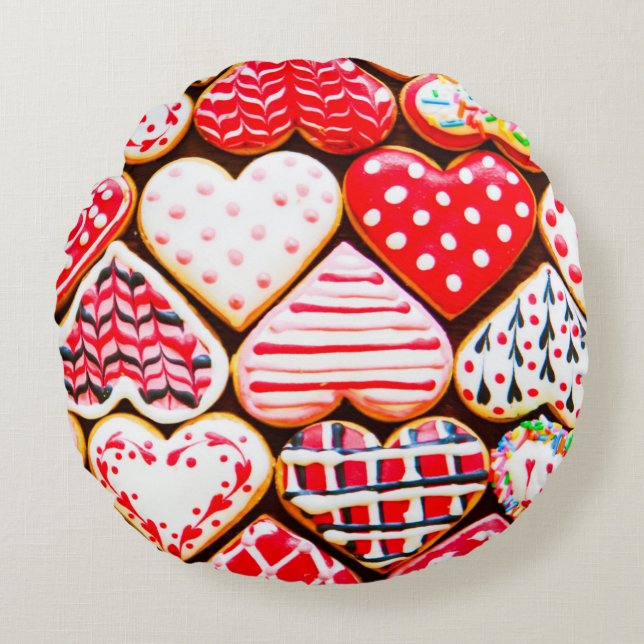 Heart shaped cookies icing for Valentine's day del Round Cushion (Front)