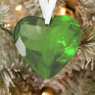 Heart‑Shaped Emerald Ornament
