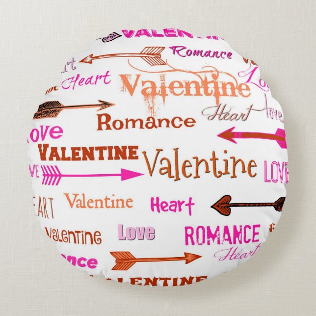 Heart, Valentine and Romance With Cupid Arrows Round Cushion (Front)