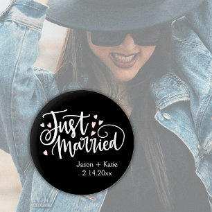 HEARTS Just Married Script Names Wedding Date 6 Cm Round Badge