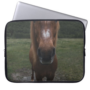 HELLO I AM A HORSE LAPTOP SLEEVE