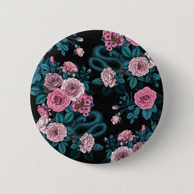 Hidden in the roses 2 6 cm round badge (Front)
