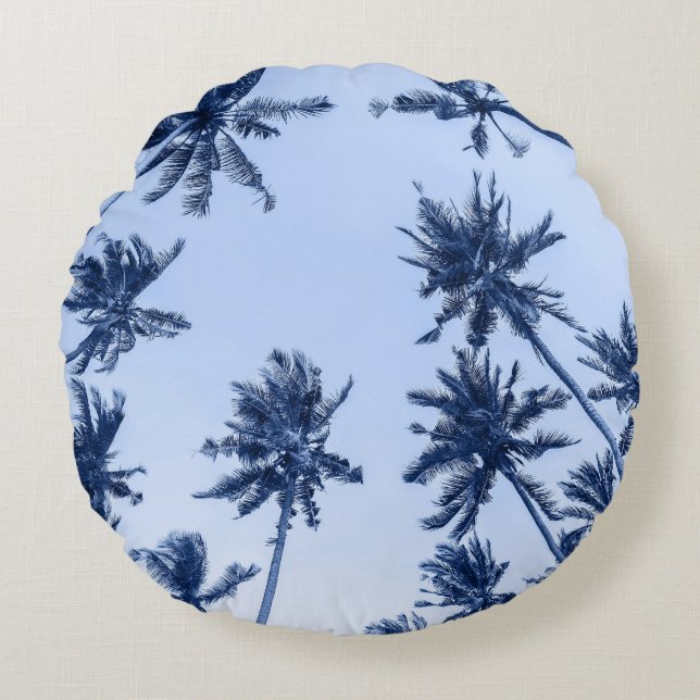 High palm trees, clear blue sky. round cushion (Front)