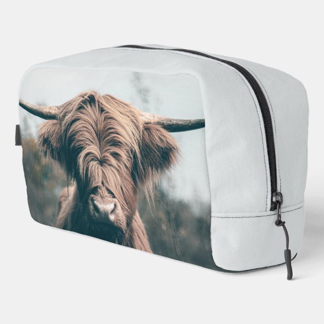 Highland cow portrait dopp kit (Right Corner)