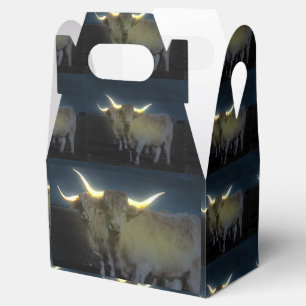 Highland Cows Glowing In The Dark, Favour Box