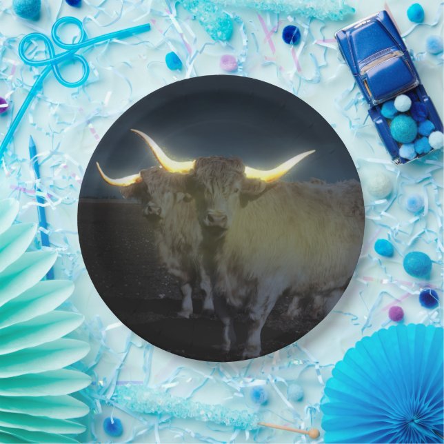 Highland Cows Glowing In The Dark, Paper Plates (Party)