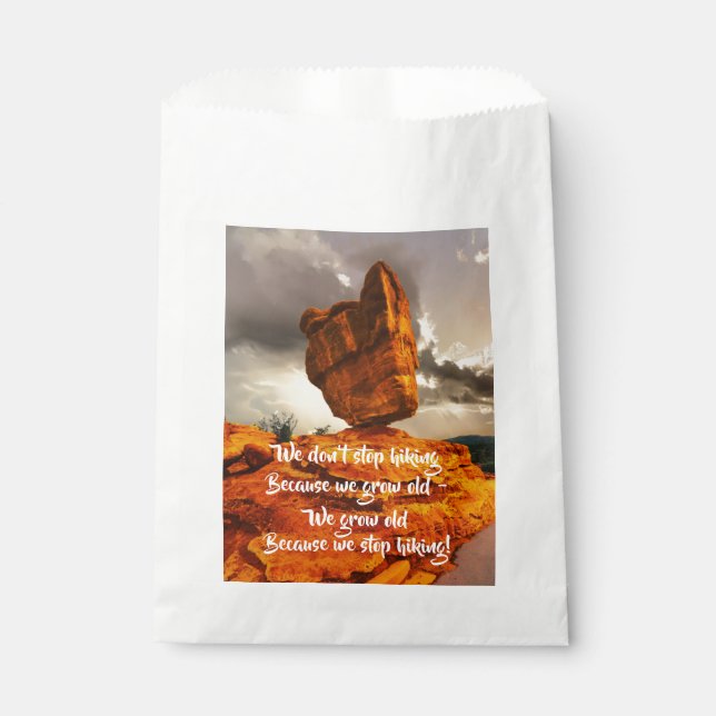 Hiking Balanced Rock Party Favour Bag (Front)