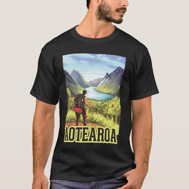 Hiking in Aotearoa retro backpacker travel to New  T-Shirt (Front)