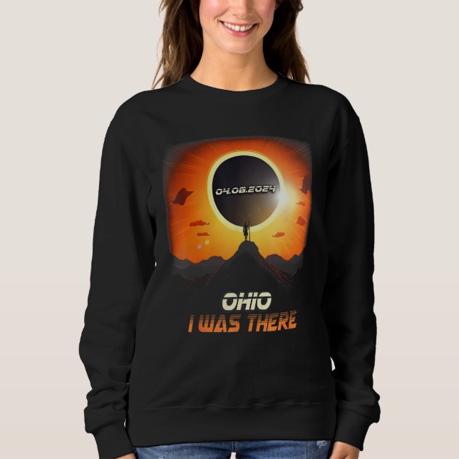 Hiking Outdoors Total Solar Eclipse 2024 Ohio Sweatshirt (Front)