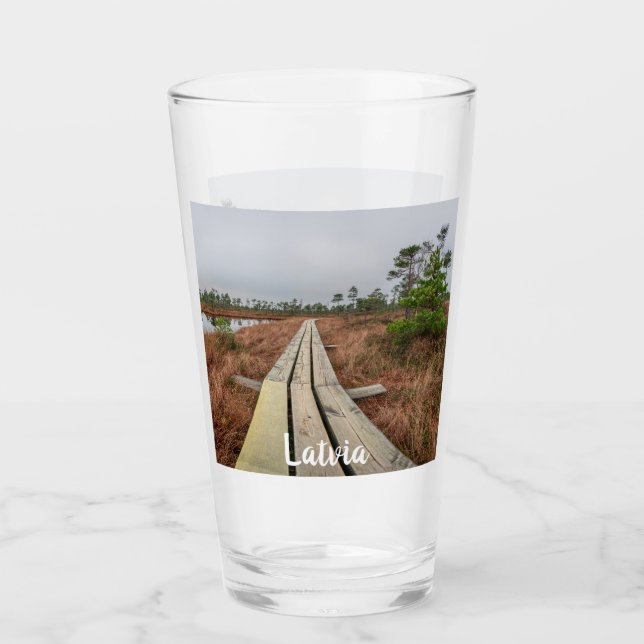 Hiking trail in swamp glass (Front)