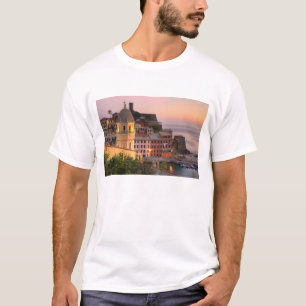 Hillside town of Vernazza in the evening, Cinque T-Shirt