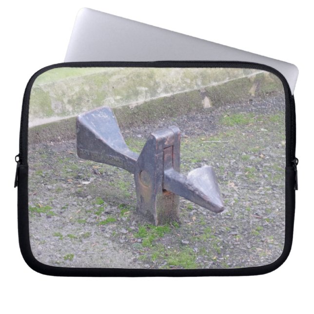 Historic Gate Lock Neoprene Laptop Sleeve 10 inch (Front)