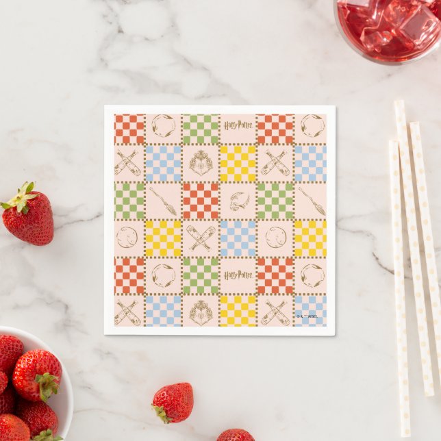 HOGWARTS™ QUIDDITCH™ Team Chequered Pattern Napkin (Insitu)