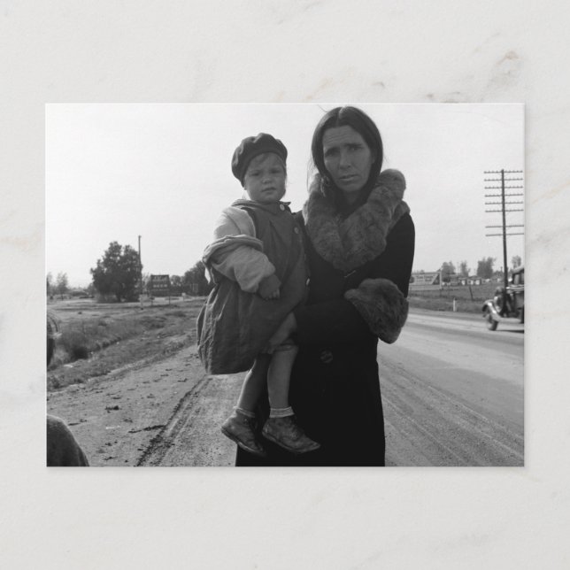 Homeless mother and child - 1939 postcard (Front)