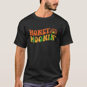 Honey Moonin Retro Beach Honeymoon Vacation Cute M T-Shirt