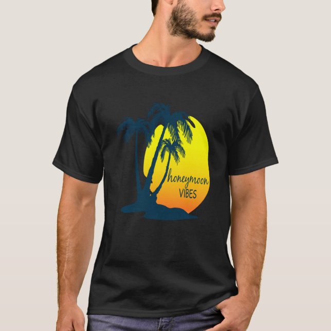 Honeymoon Vibes Beach Palm Tree After Wedding Vaca T-Shirt (Front)
