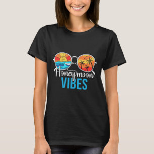 Honeymoon Vibes Couples Vacation Wedding Bride Gro T-Shirt