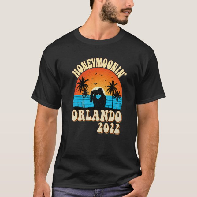 Honeymooning In Orlando Fl 2022 Sunset Honeymoon i T-Shirt (Front)