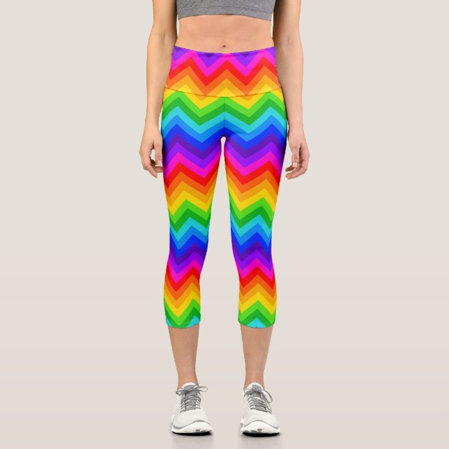 Horizontal Rainbow Chevron Zigzag Stripe Pattern Capri Leggings (Front)
