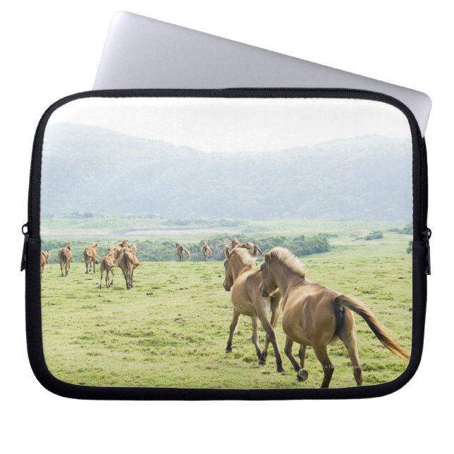 Horses running laptop sleeve (Front)